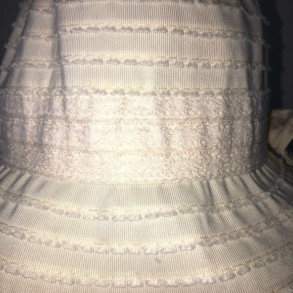 Bundle Of Two Bucket Style Hats Womens Vintage Polyester Red Cream - Picture 10 of 13